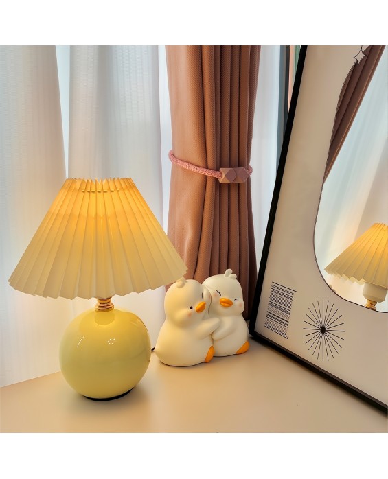 Retro Bedside Pleated Table Lamp