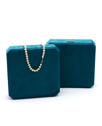 High-End Plush Pearl Box