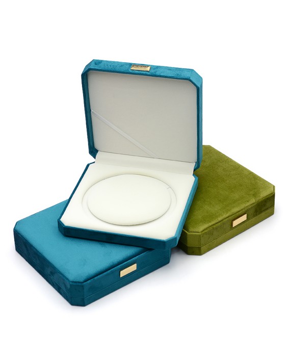 High-End Plush Pearl Box