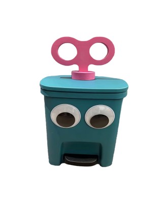 Cute Cartoon Trash Can