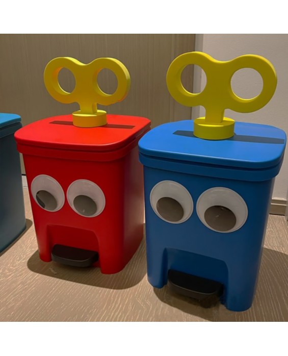 Cute Cartoon Trash Can