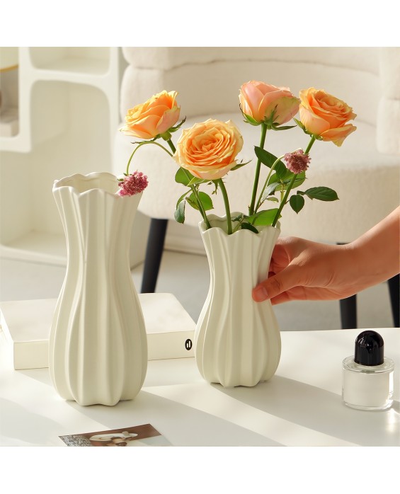 Simple Vertical-Grained Ceramic Vase