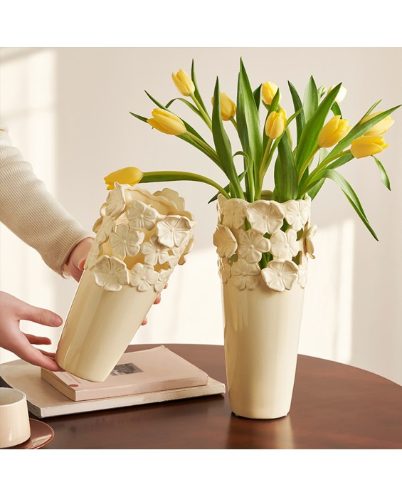 Ceramic 3D Relief Vase