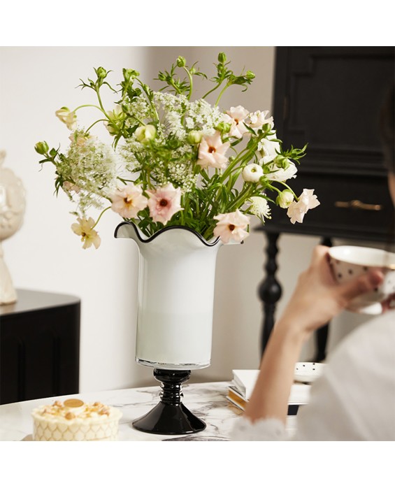 Corrugated Mouth Goblet Glass Vase